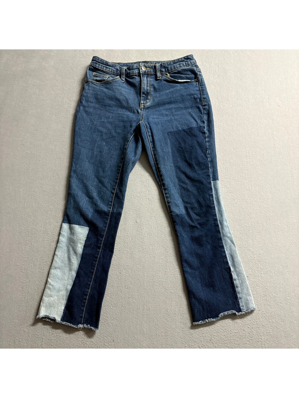 Universal Thread Colorblock Crop Flare Jeans Womens Size 2 26R Blue Raw Hem
